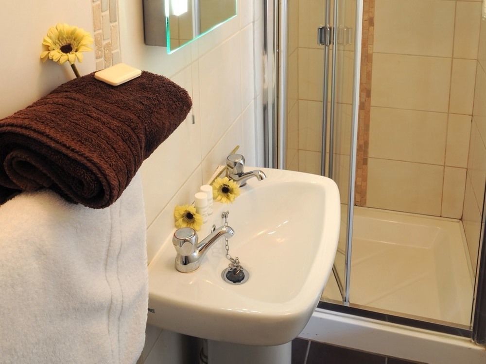 Gasthof The Lemon Leaf Cafe Bar And Townhouse 4*