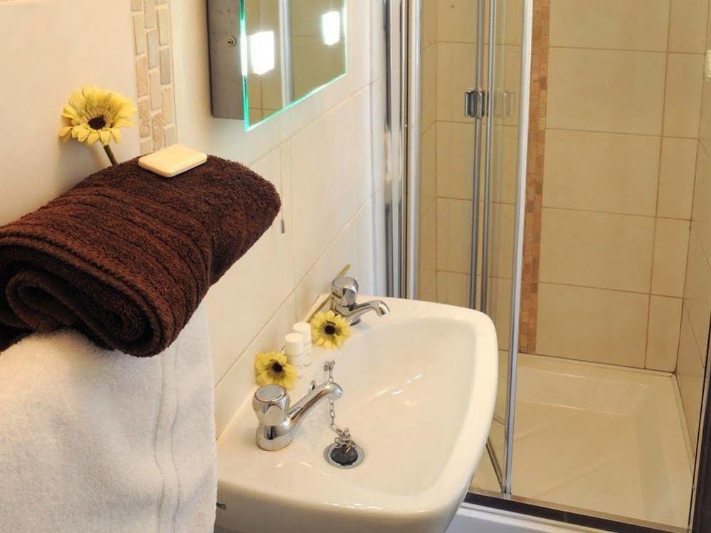 The Lemon Leaf Cafe Bar And Townhouse 4* Kinsale